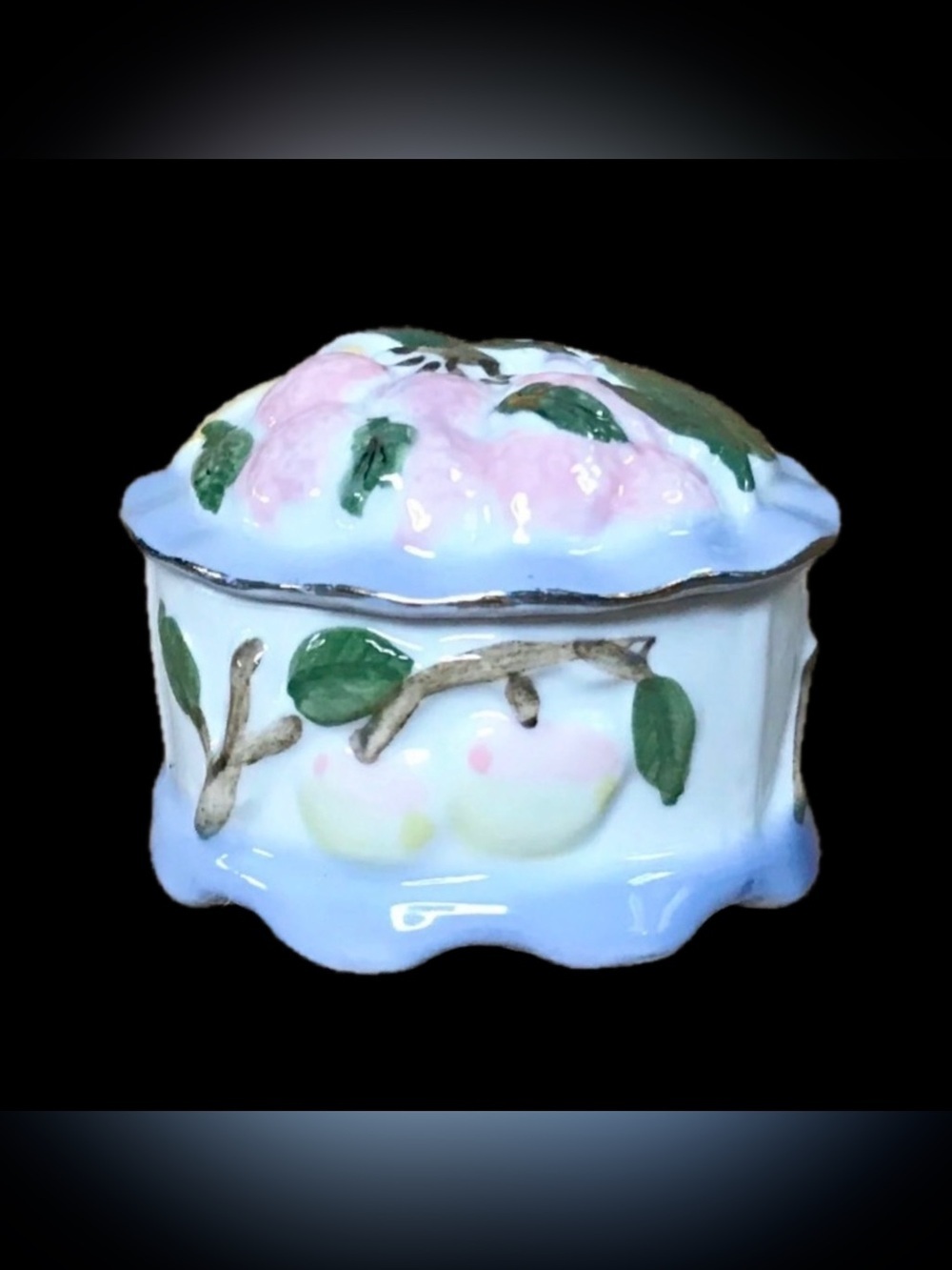 Vintage Porcelain Embossed Fruit Trinket Box with Lid Cottagecore Grandmacore - Picture 2 of 10